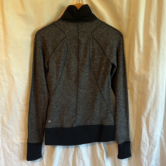 Lululemon Runderful 1/2 zip Black Heathered Slim Fit Running Jacket - Picture 3 of 12